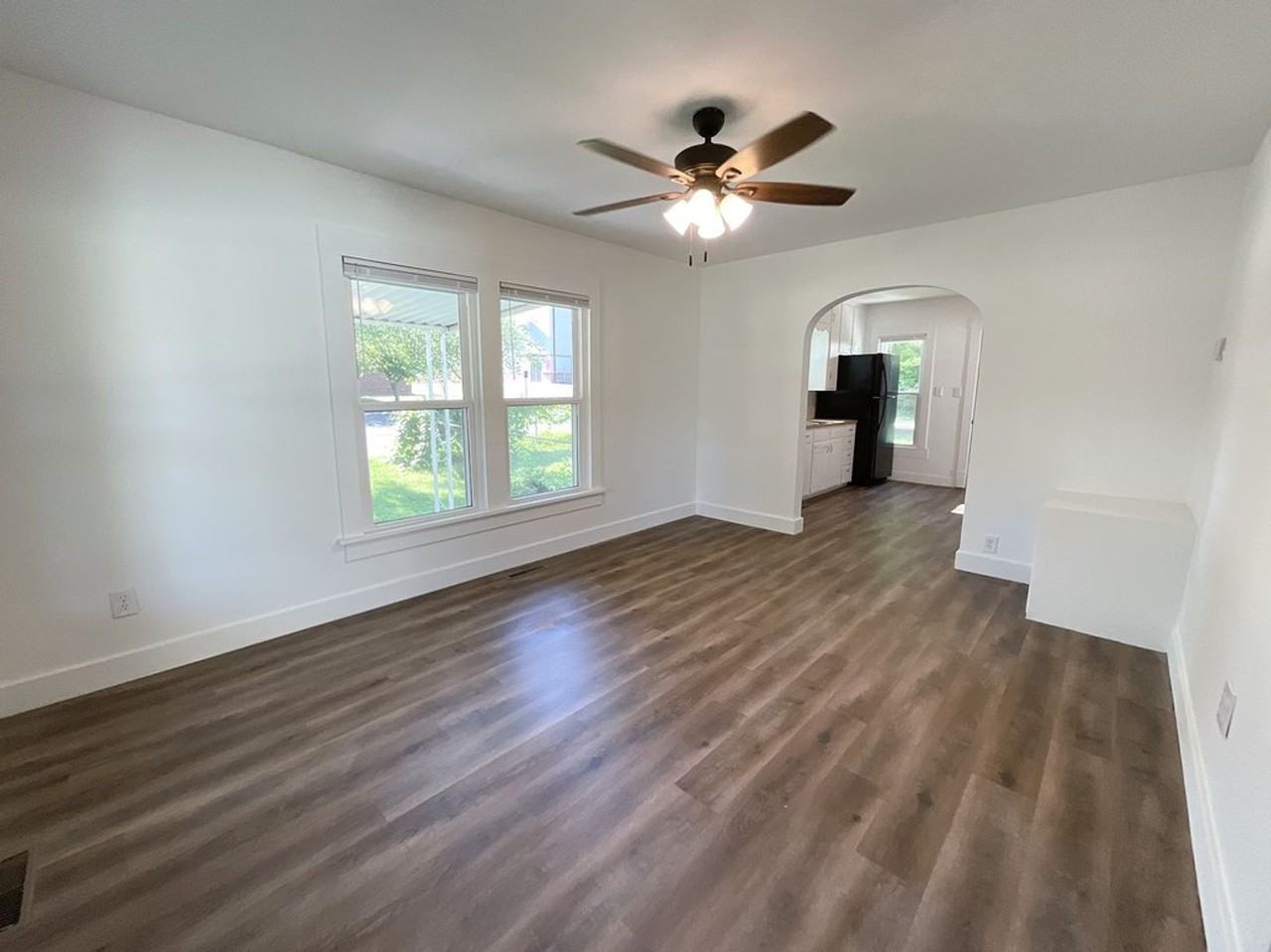 828 W Talmage St - Photo 3 of 10