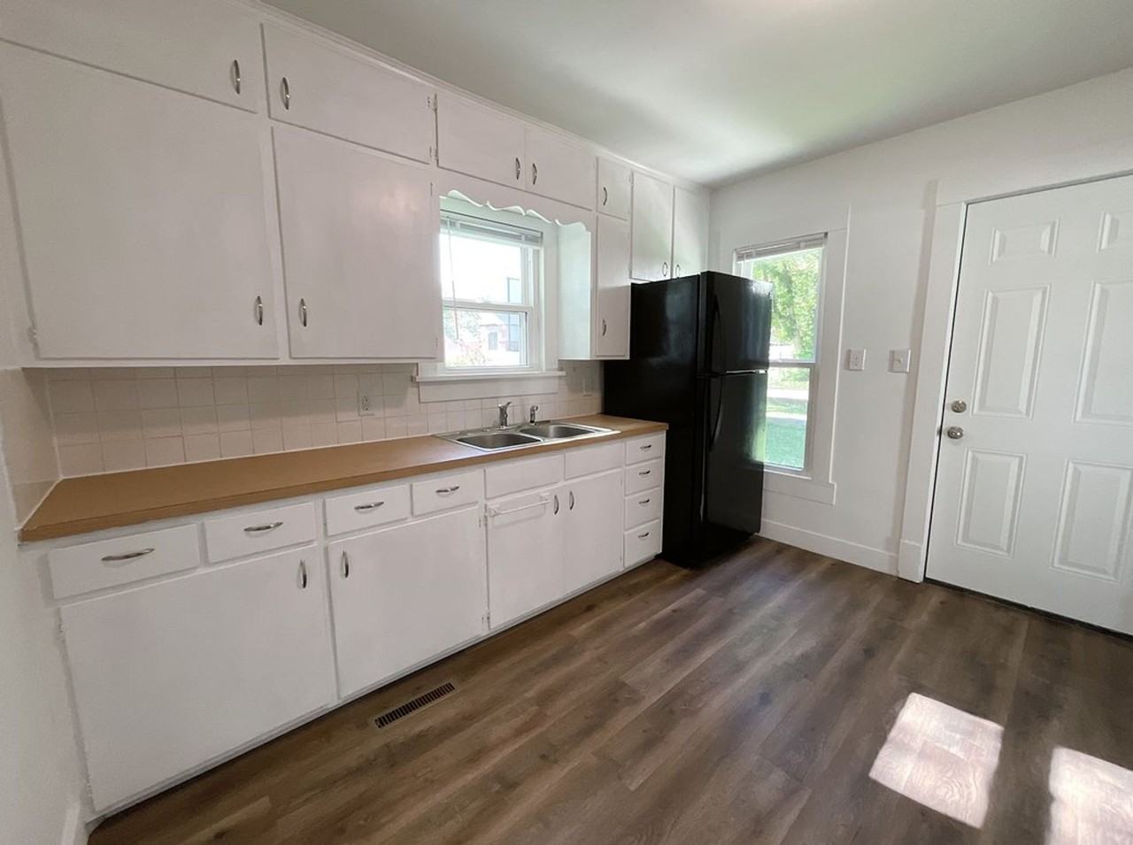 828 W Talmage St - Photo 4 of 10
