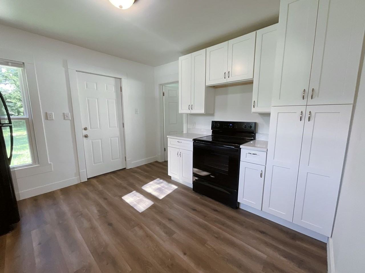 828 W Talmage St - Photo 5 of 10