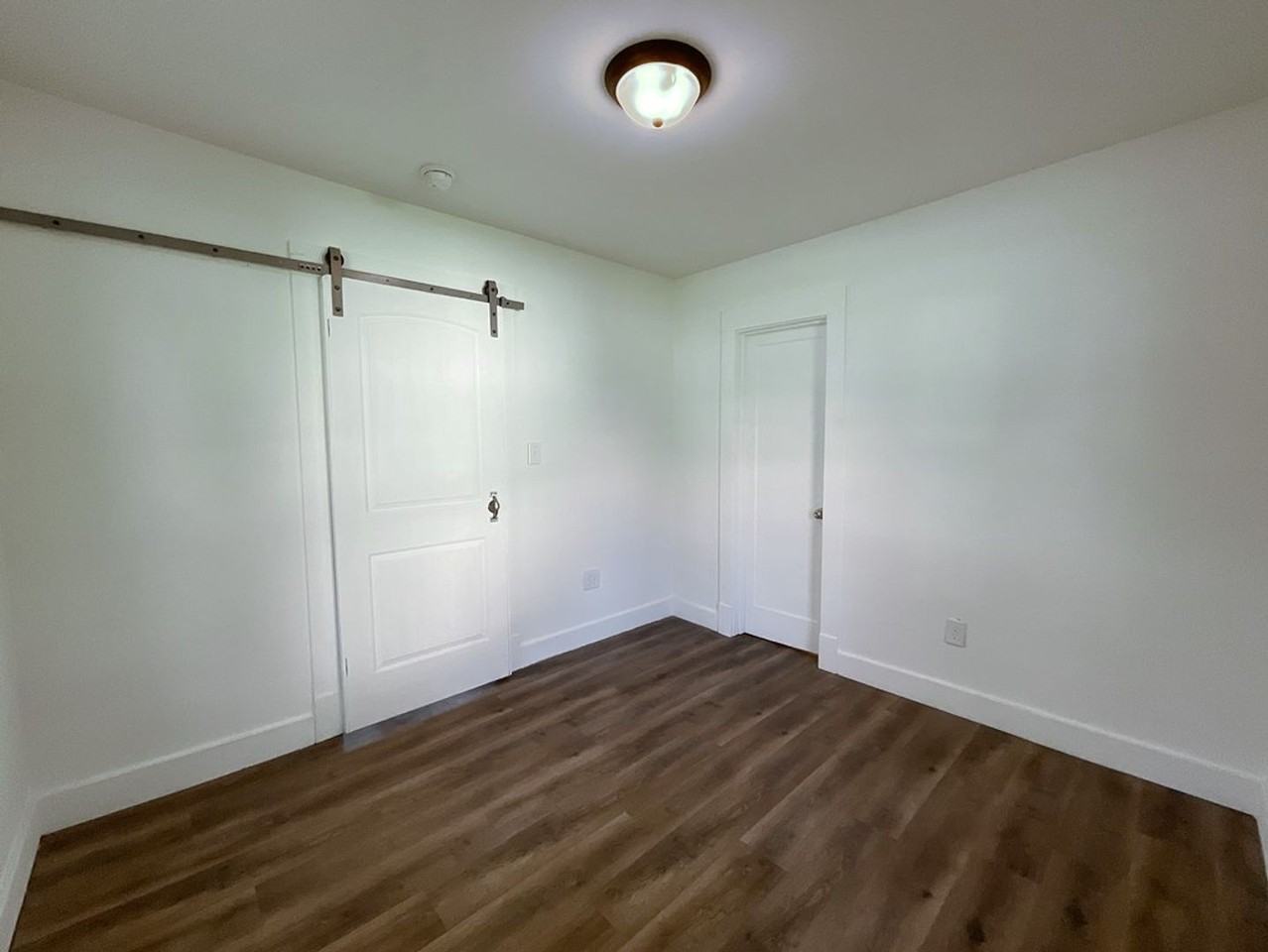 828 W Talmage St - Photo 6 of 10