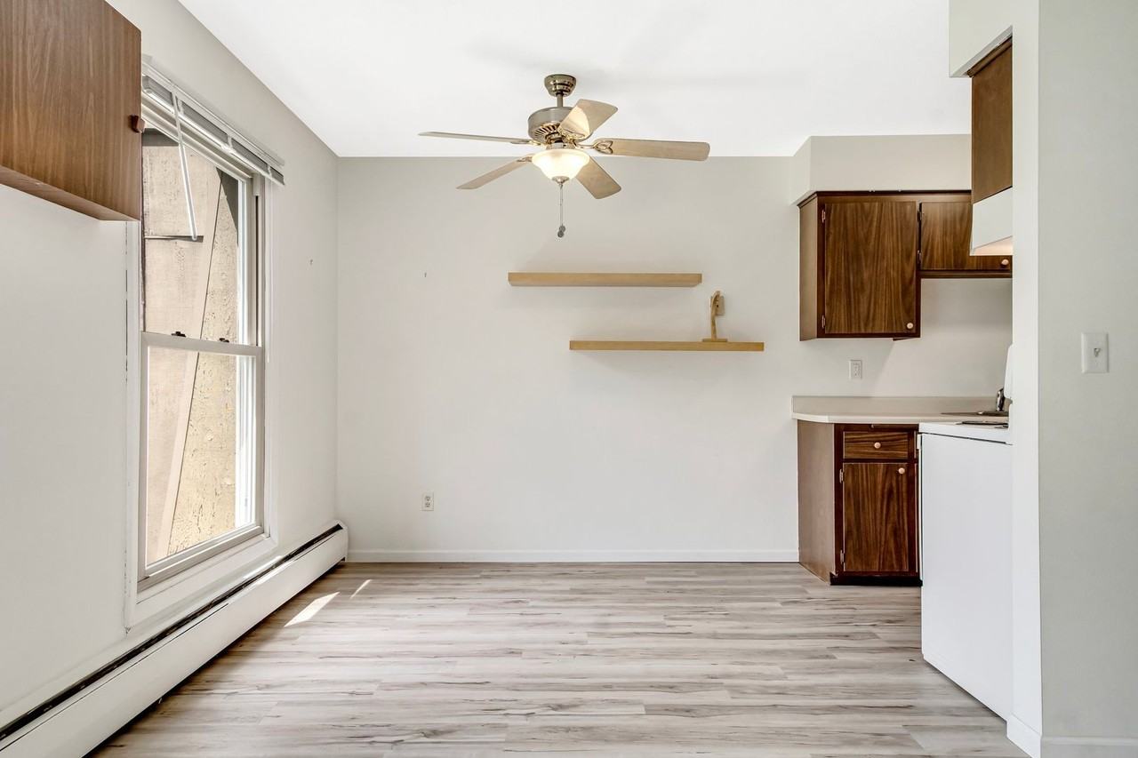 917 11th Ave S - Photo 6 of 10