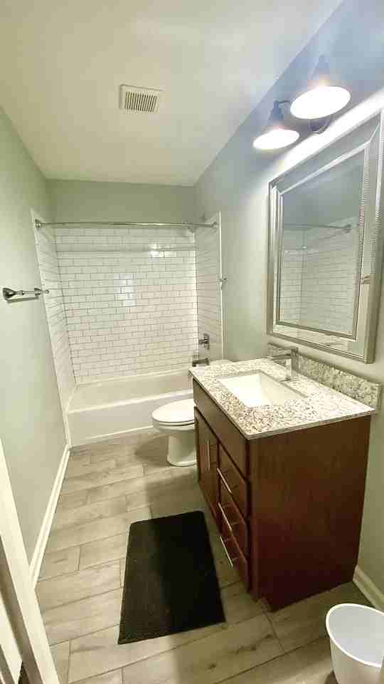 2br apt almost on LSU campus, incl appliances & parking - Photo 4 of 5