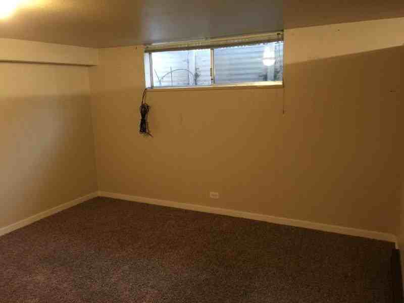 79 Vine St - Photo 3 of 4