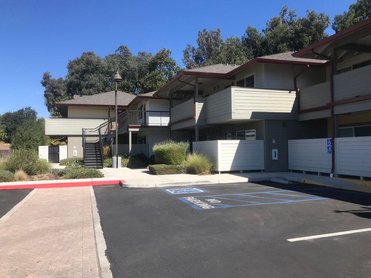 Avenue Heights Apartments Building 3 - Photo 4 of 12