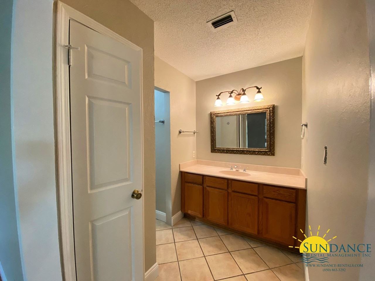 2903 Bentwood Ln - Photo 5 of 10