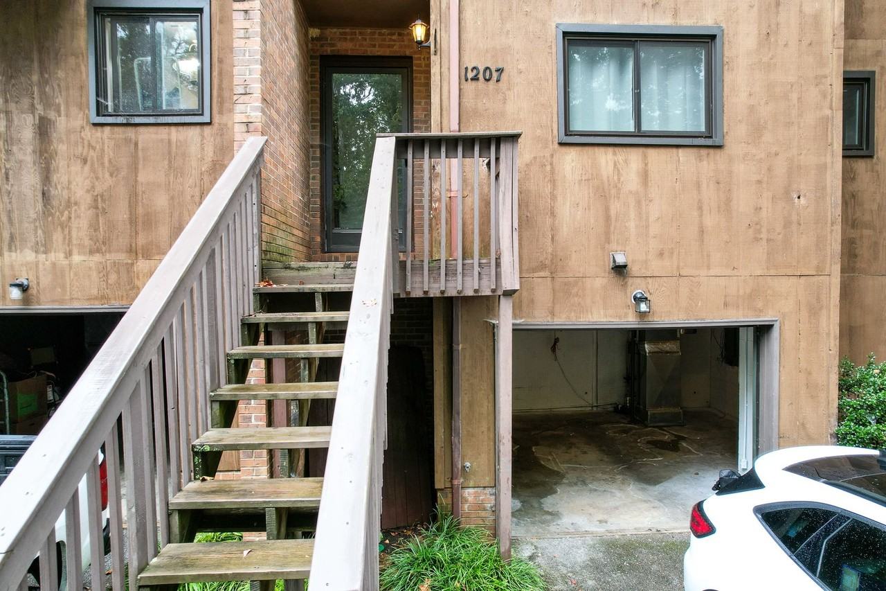 1207 Timbers Ln - Photo 2 of 35