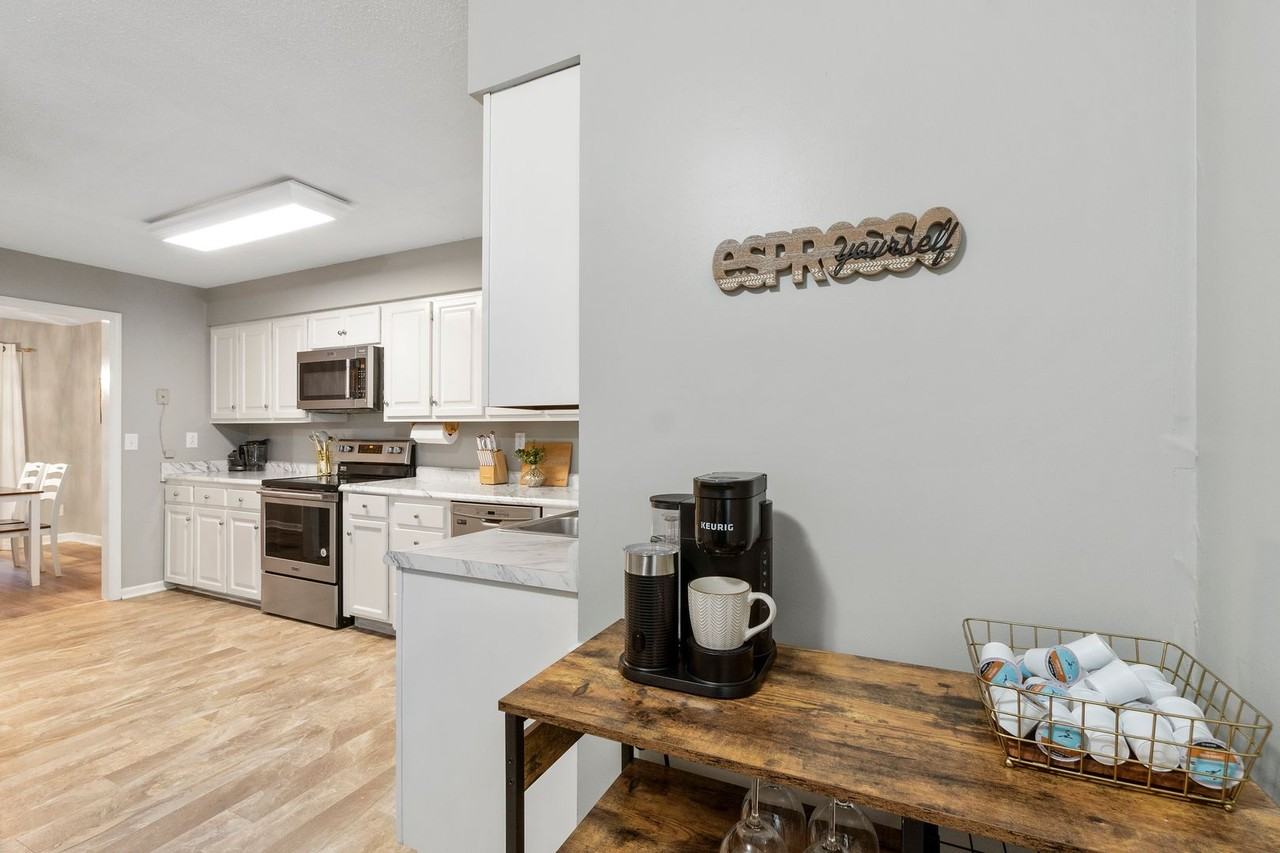 1207 Timbers Ln - Photo 6 of 35