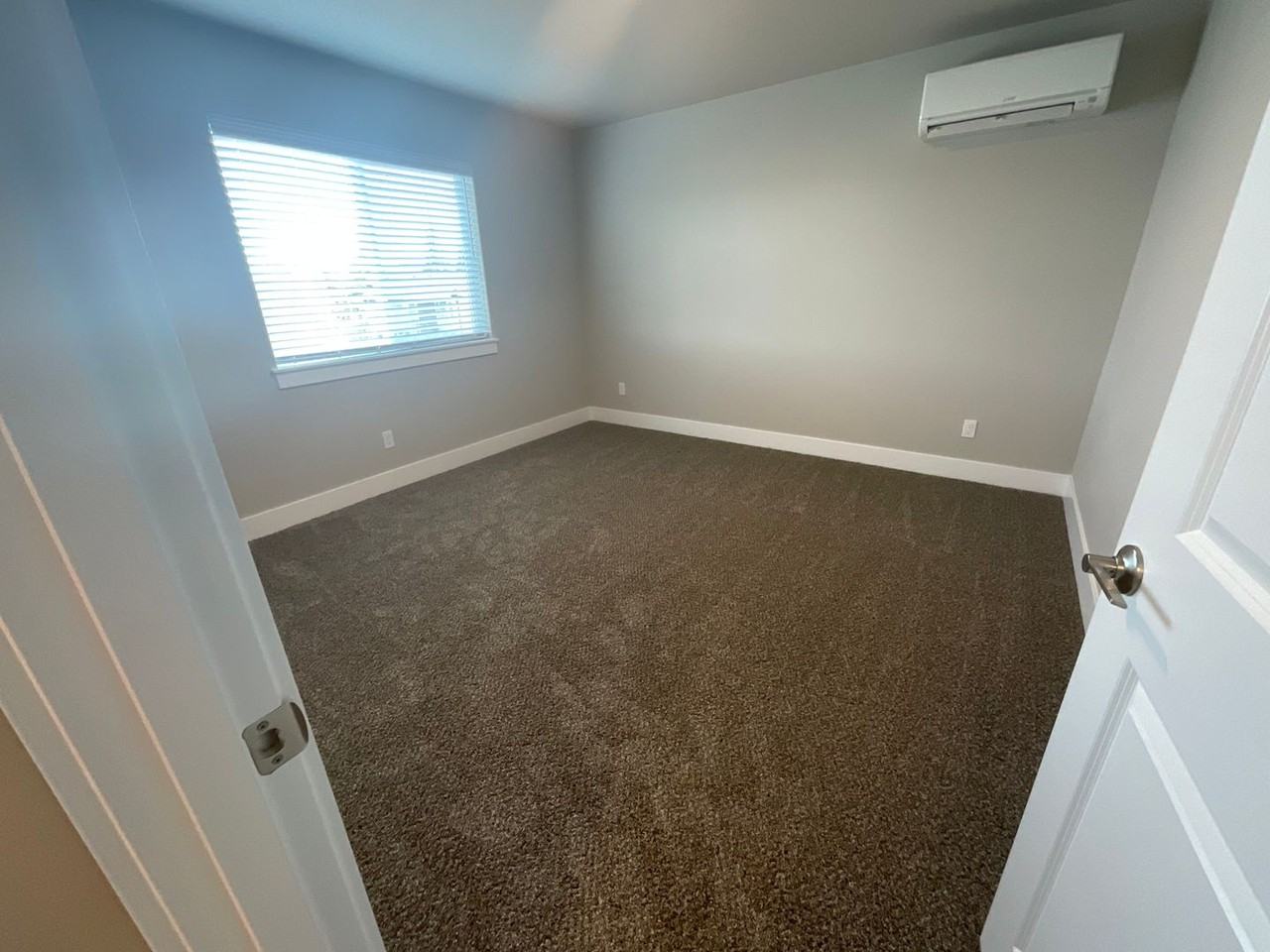 849 W Crystal Ct - Photo 5 of 17