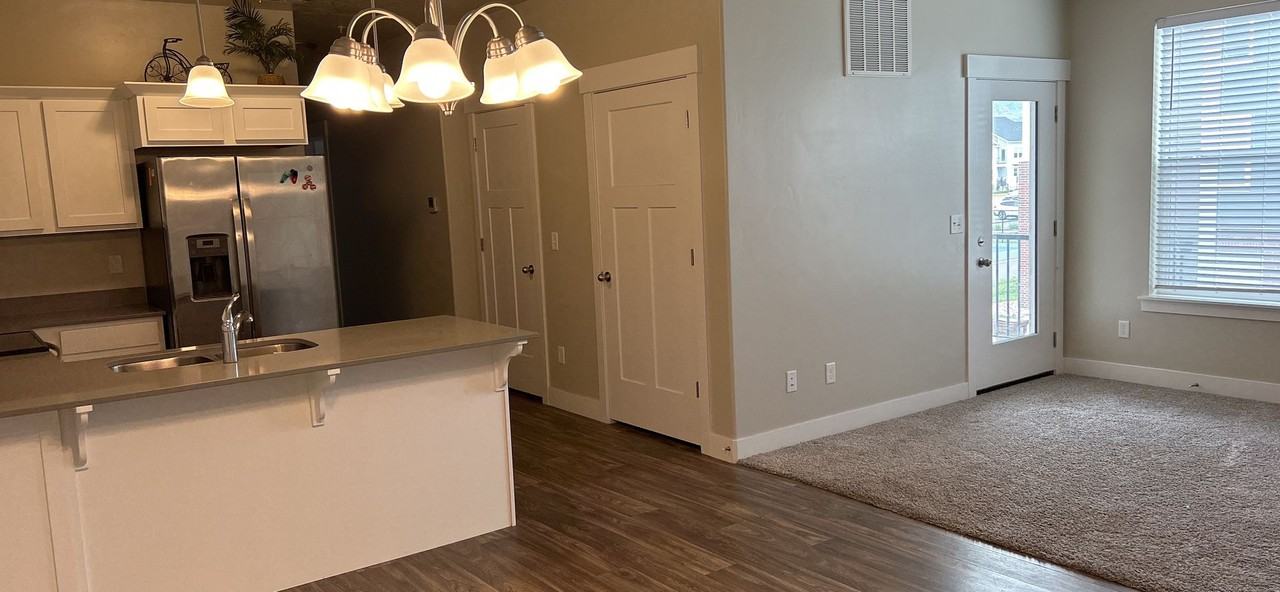 573 N 360 W - Photo 3 of 15