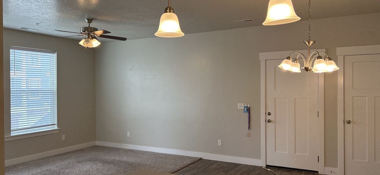 573 N 360 W - Photo 6 of 15