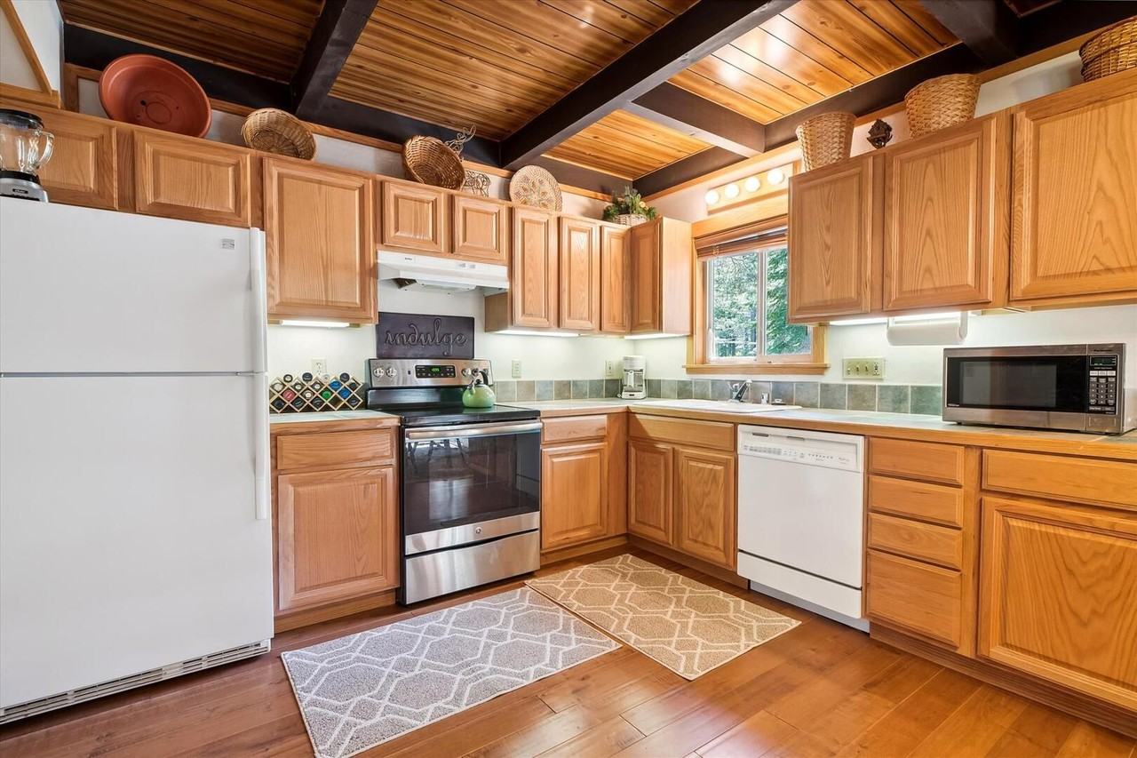 1341 Mineral Springs Trl - Photo 5 of 18