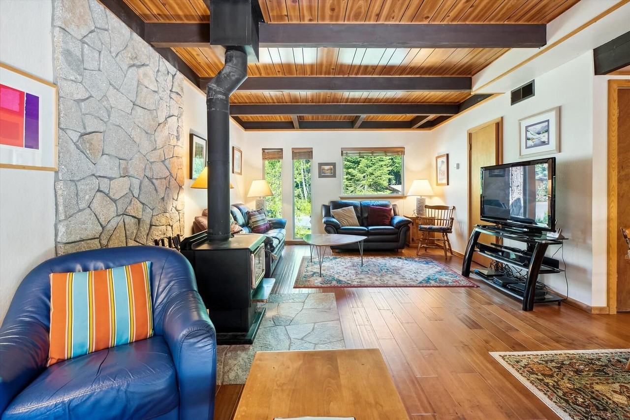 1341 Mineral Springs Trl - Photo 3 of 18