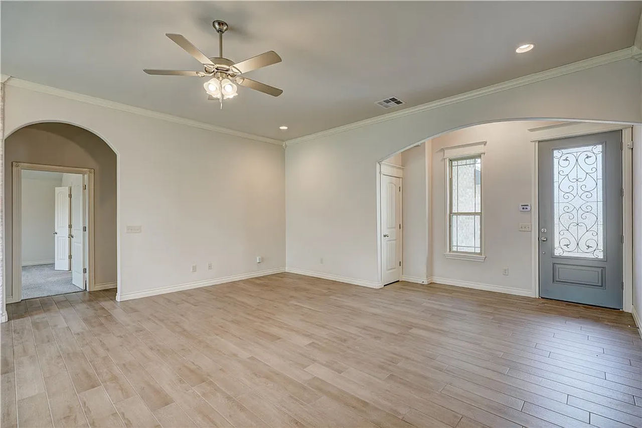 3405 Michigan Ave - Photo 3 of 23