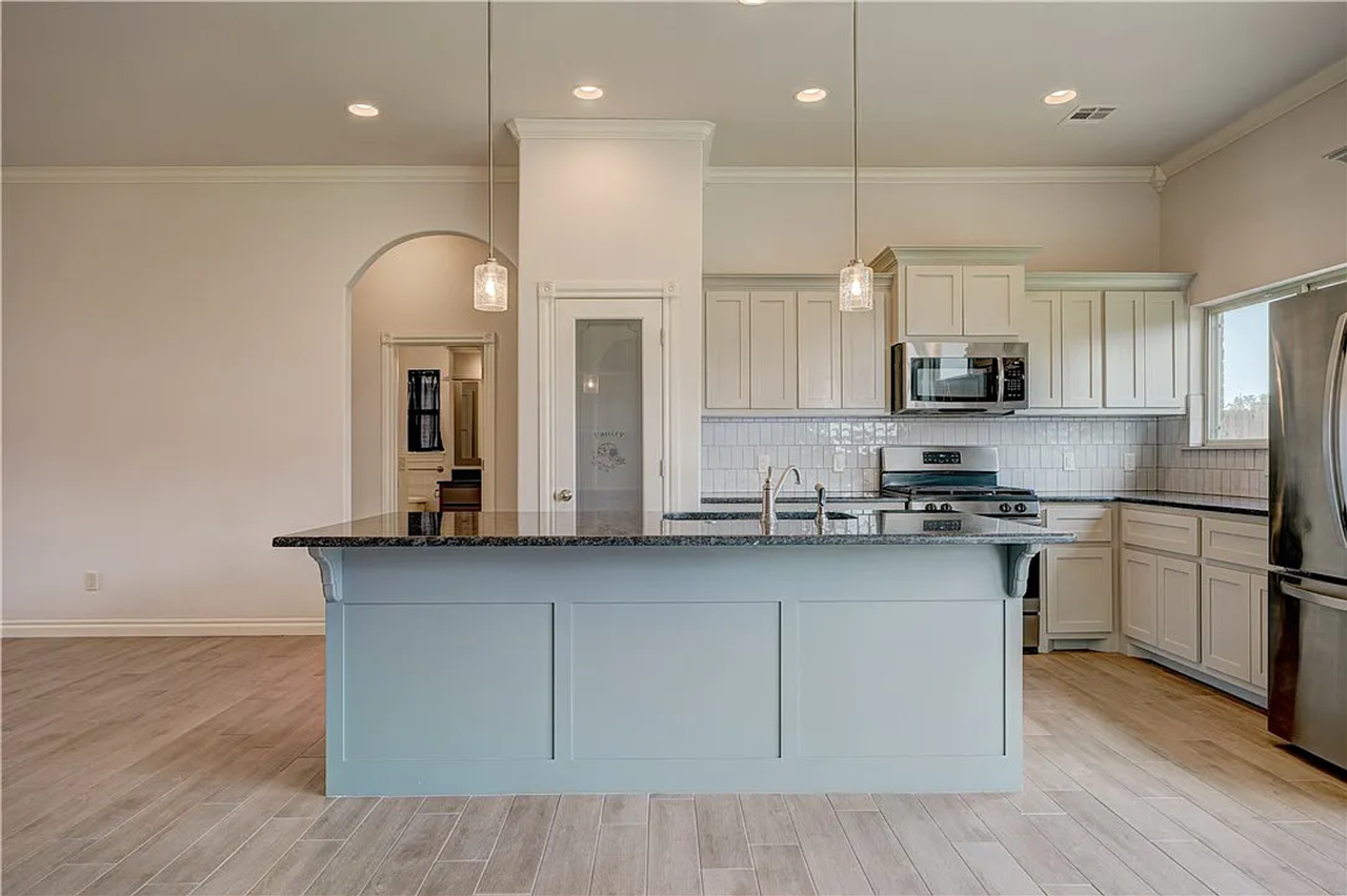 3405 Michigan Ave - Photo 6 of 23