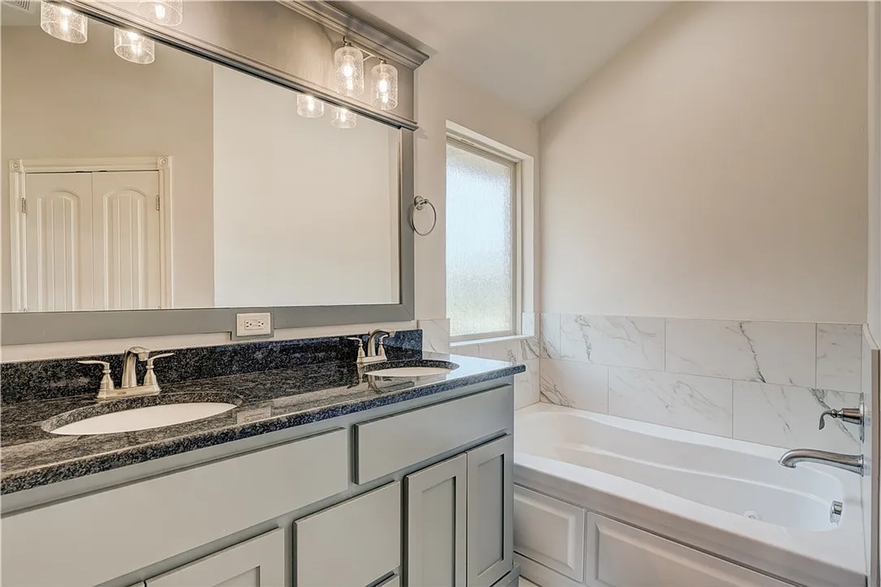 3405 Michigan Ave - Photo 7 of 23