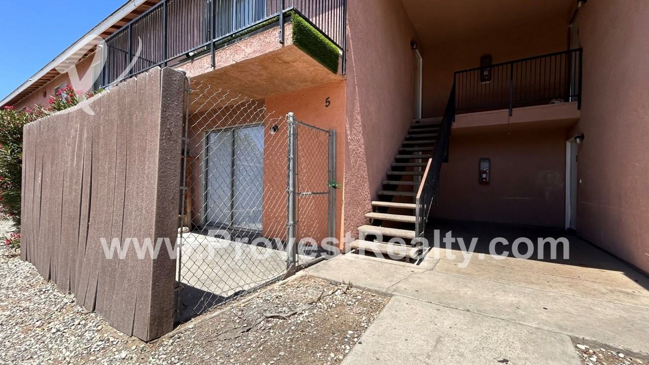 16518 Avalon Ave - Photo 2 of 18