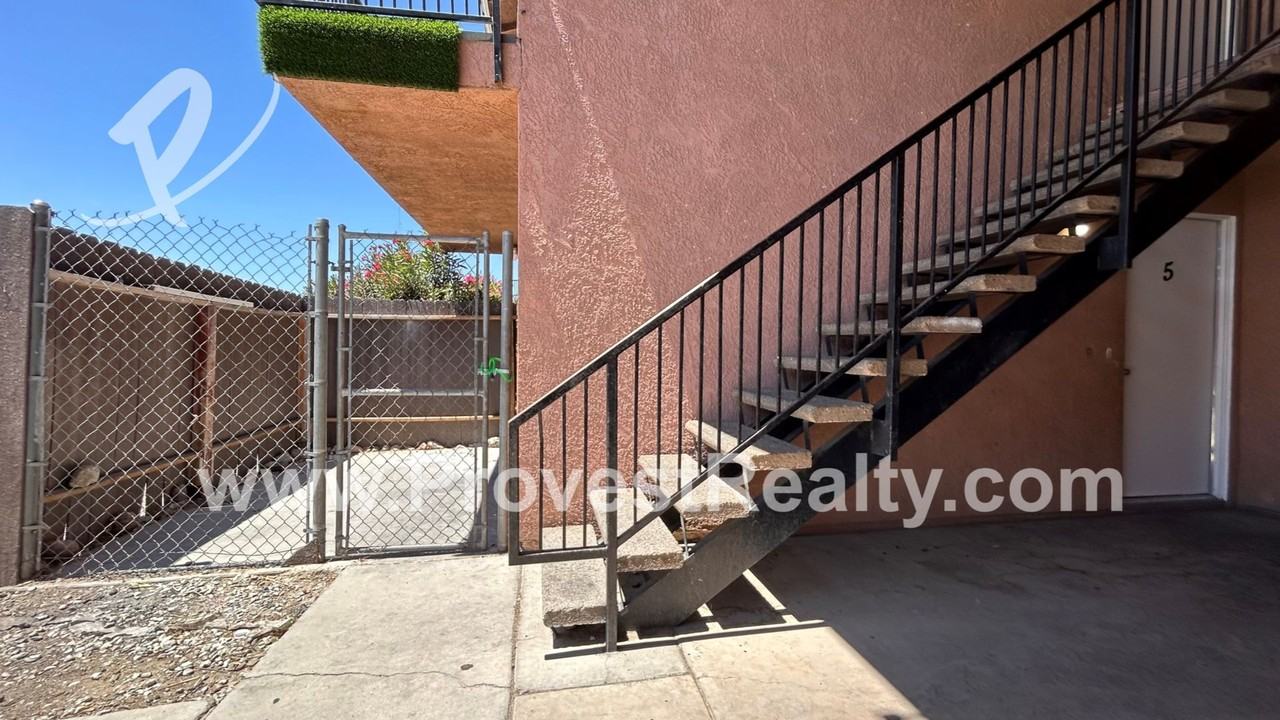 16518 Avalon Ave - Photo 3 of 18