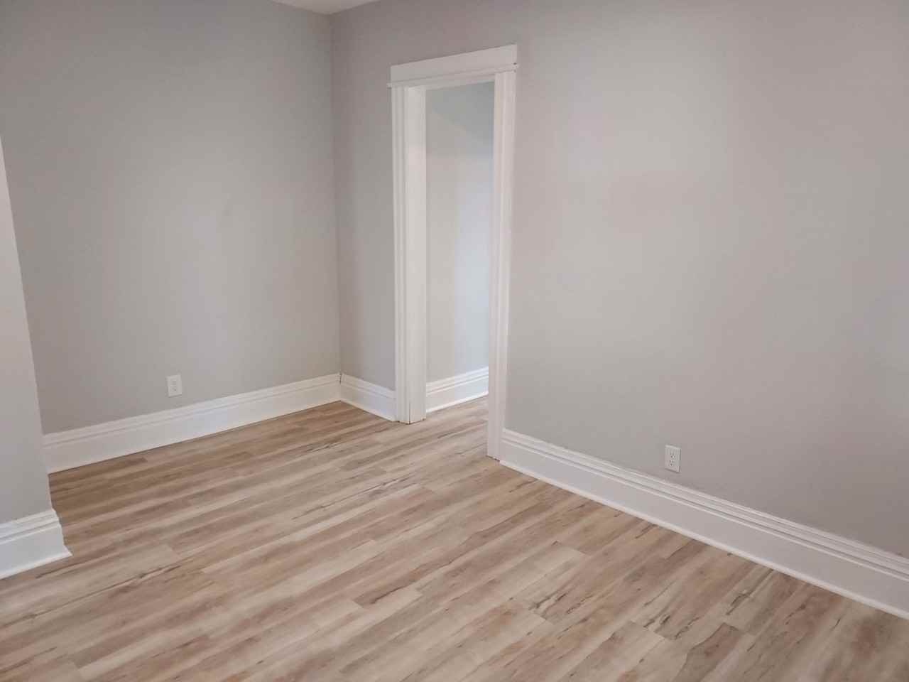 Spacious 2 Bed, 1 Bath Apartment for Rent - Photo 2 of 8