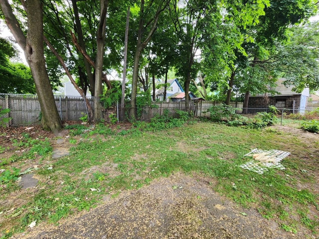 15 Hoeltzer St - Photo 3 of 12