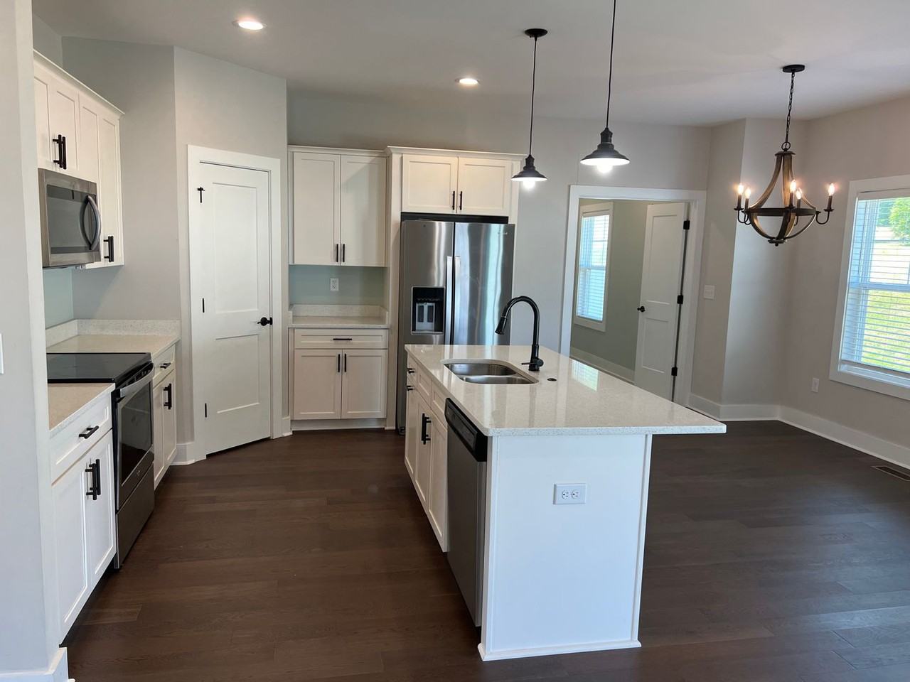 12 Sycamore Rdg W - Photo 3 of 21