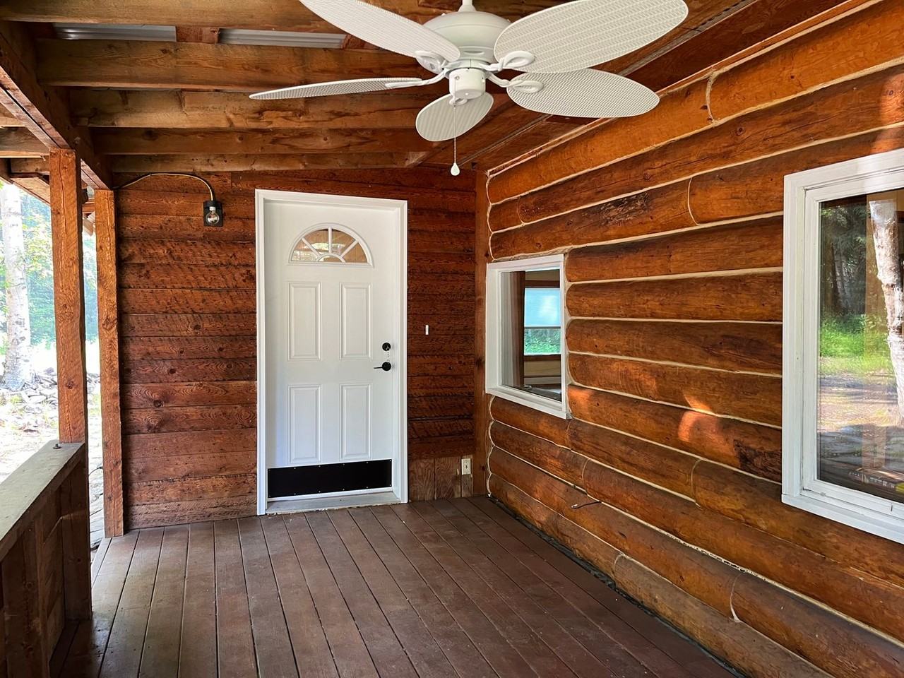 1354 Becky St - Photo 2 of 19