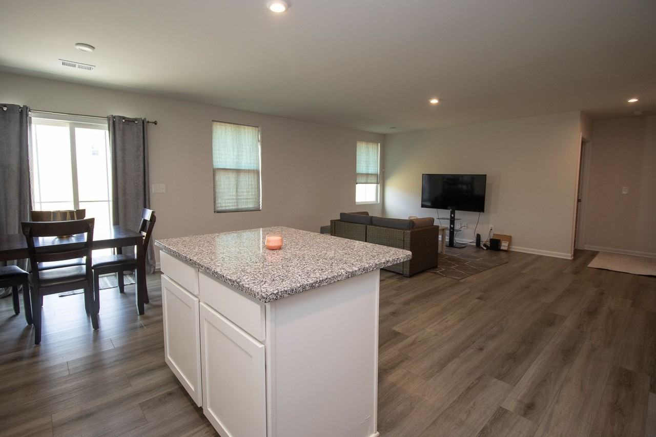 342 342 Saskatoon Drive - Photo 6 of 20