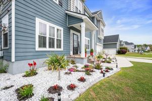 featured image of 360 Waverly Ln