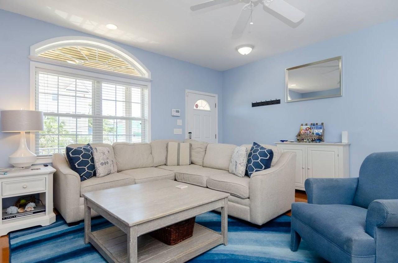 1514 Swordfish Ln - Photo 4 of 38