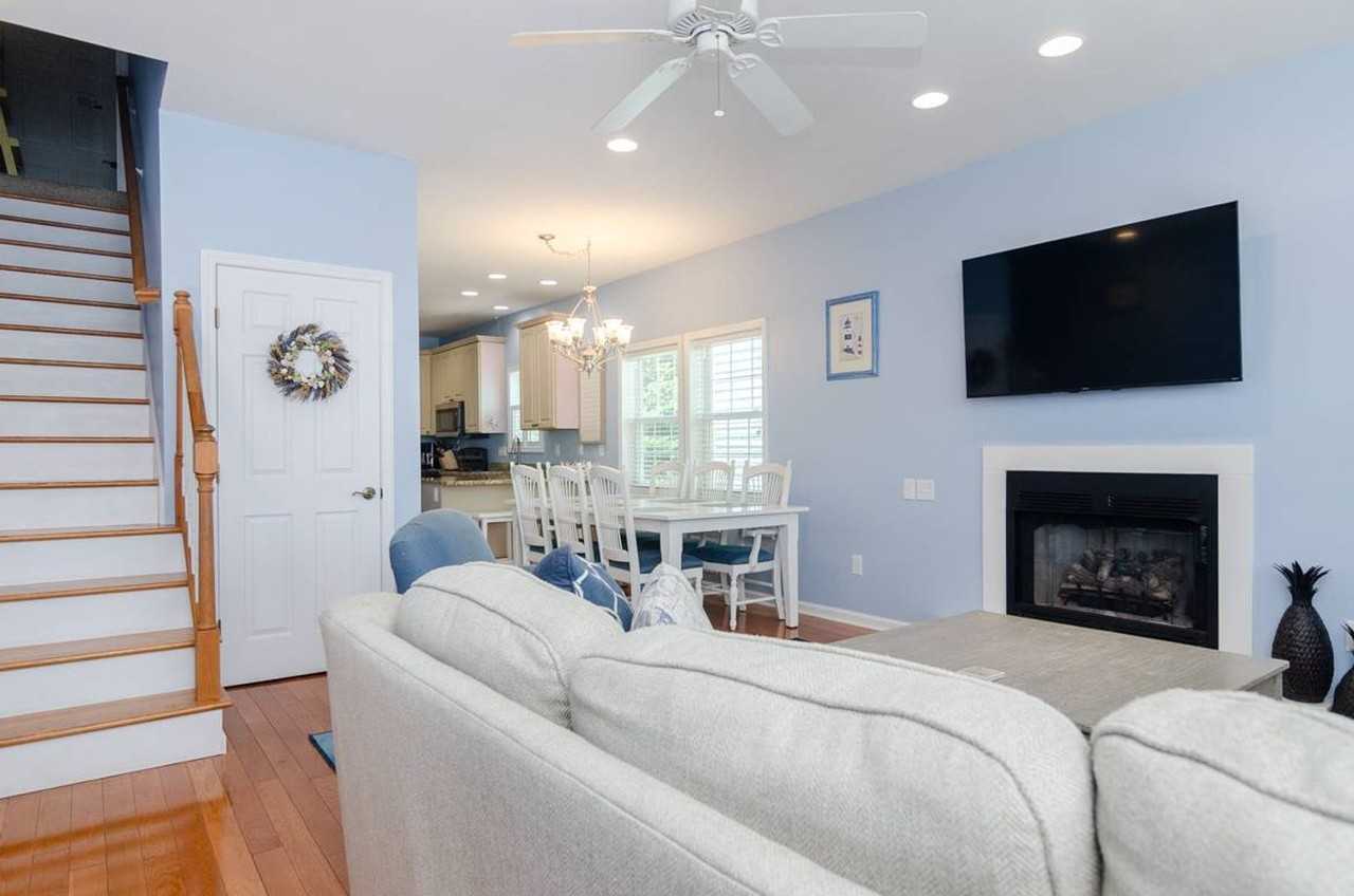 1514 Swordfish Ln - Photo 6 of 38