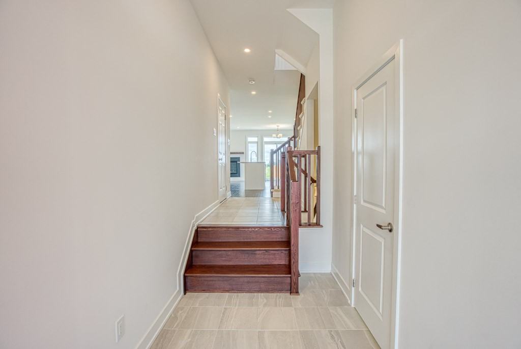 869 Anciano Crescent - Photo 2 of 40