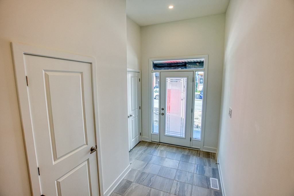 869 Anciano Crescent - Photo 3 of 40