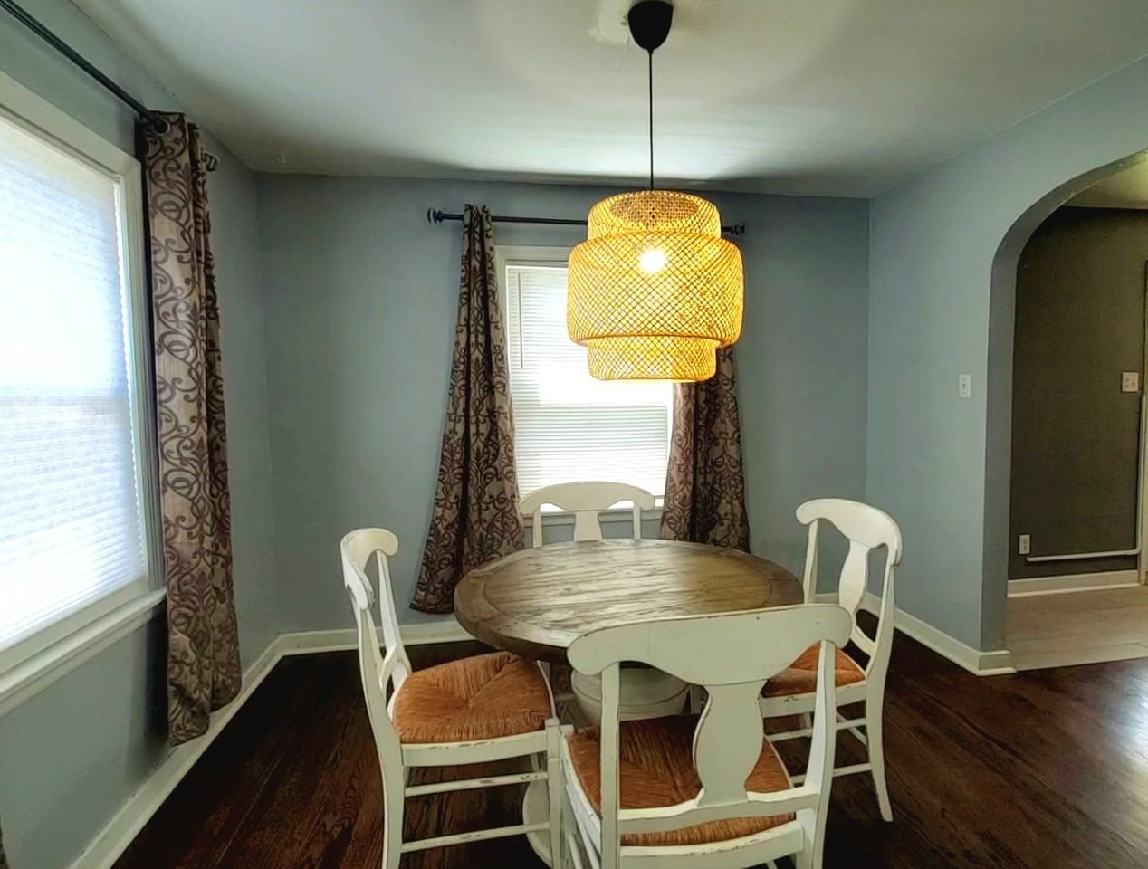 320 Beacon Place - Photo 4 of 10