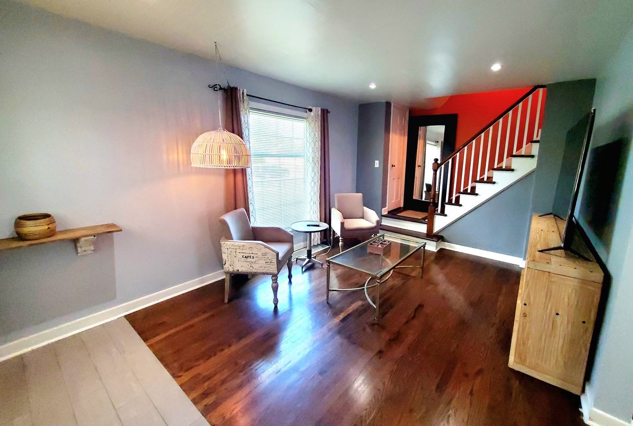 320 Beacon Place - Photo 3 of 10