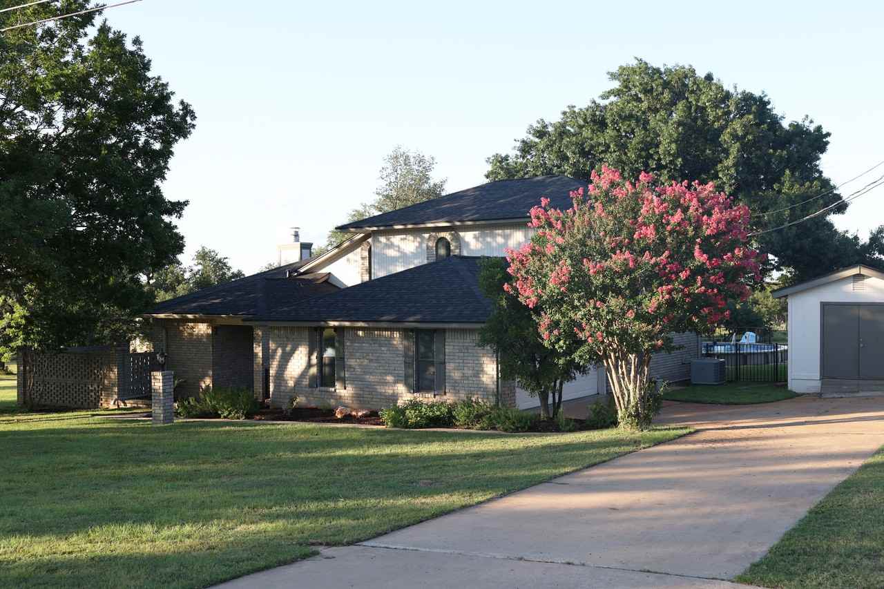 304 Fawn Lane - Photo 3 of 51