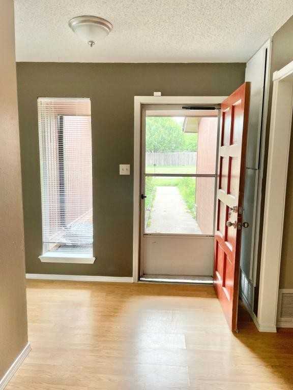 4819 Ne Winfield Cir - Photo 2 of 18