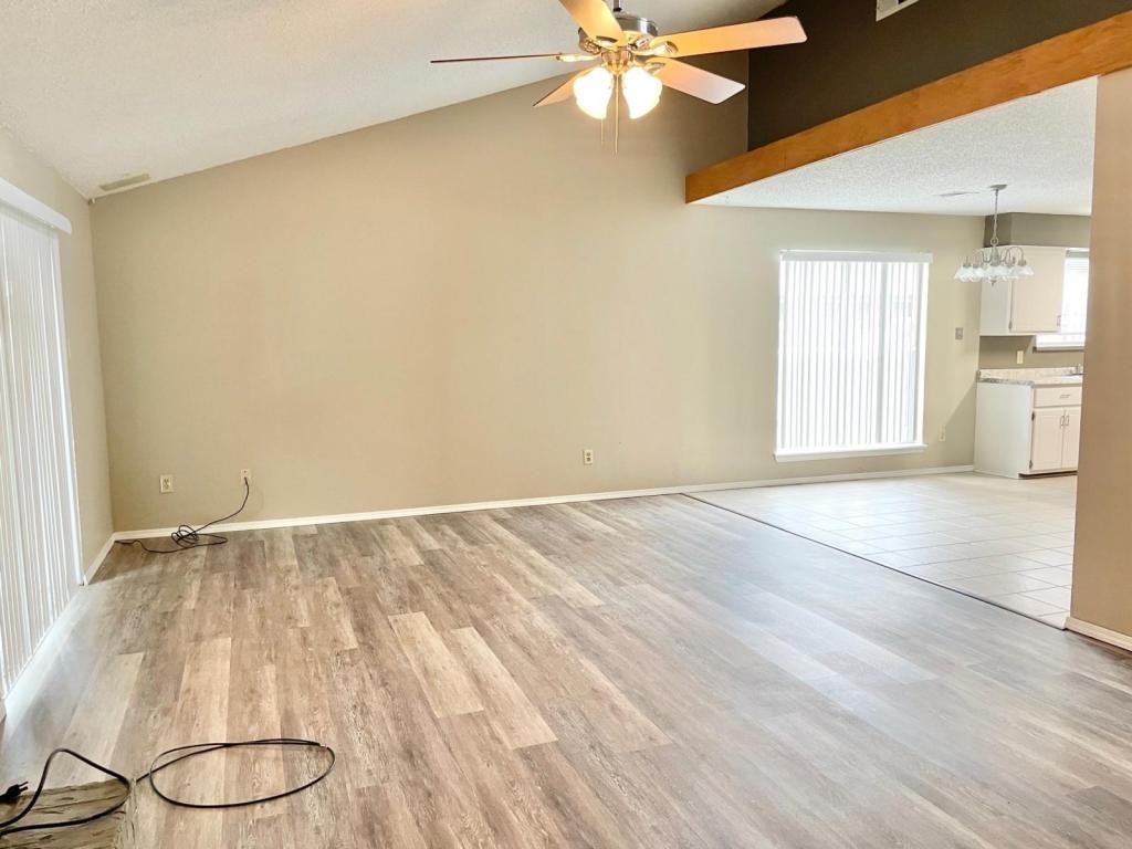 4819 Ne Winfield Cir - Photo 3 of 18