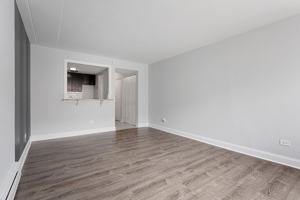 featured image of 6012 N Kenmore Ave