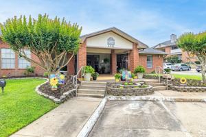 featured image of 4501 Summerhill Rd