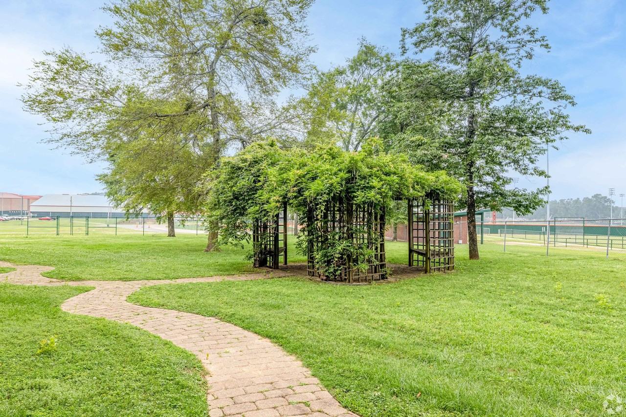 Summerhill Woods Apartments - Photo 6 of 34