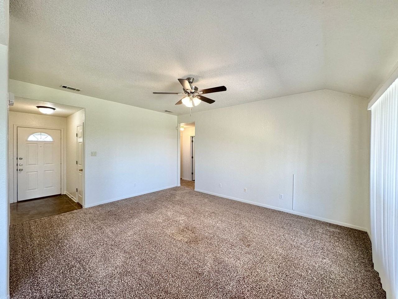 2508 Edgefield St - Photo 4 of 23