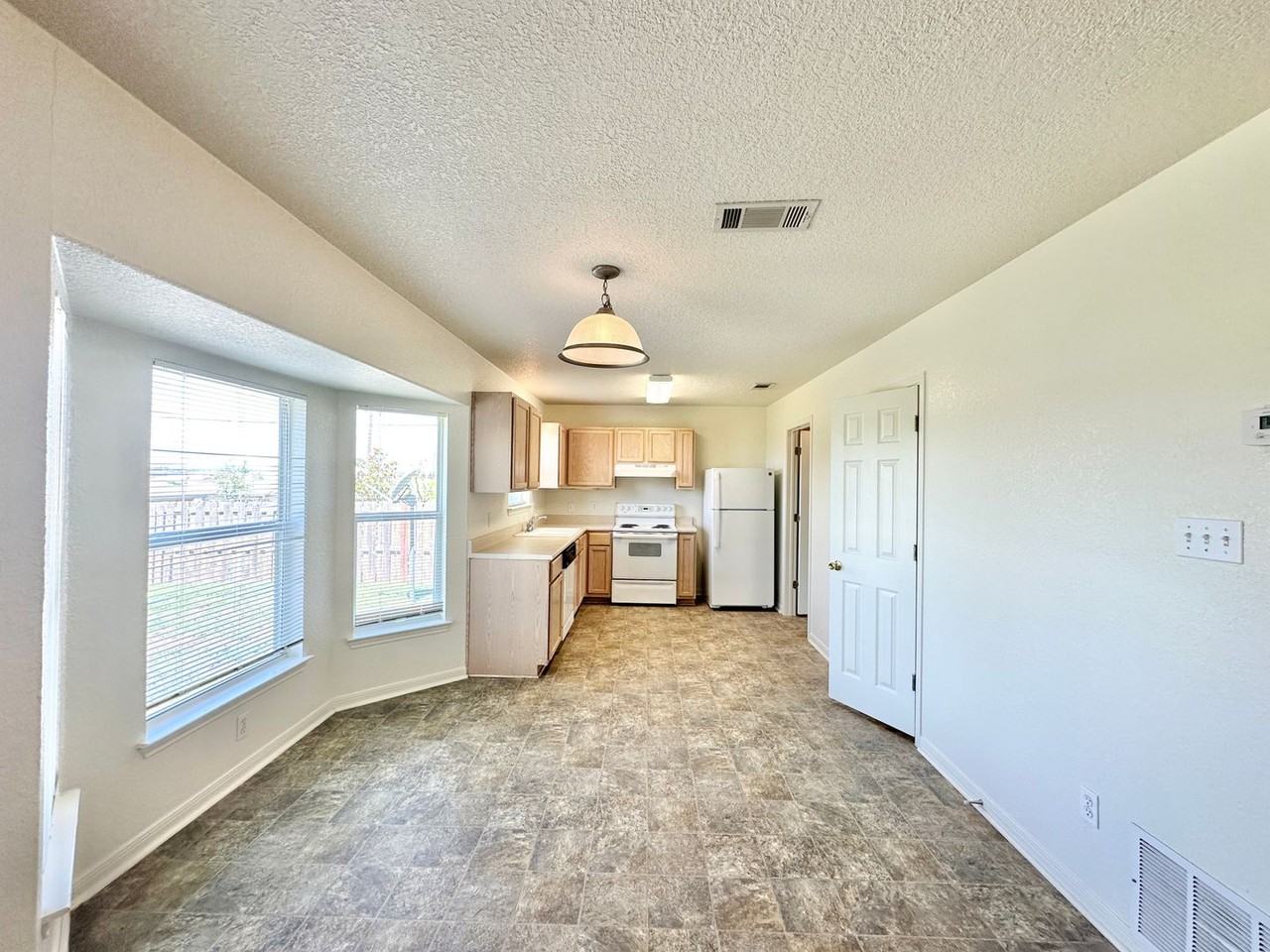 2508 Edgefield St - Photo 5 of 23