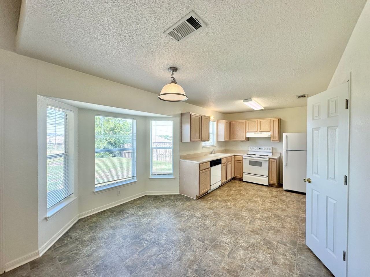 2508 Edgefield St - Photo 6 of 23