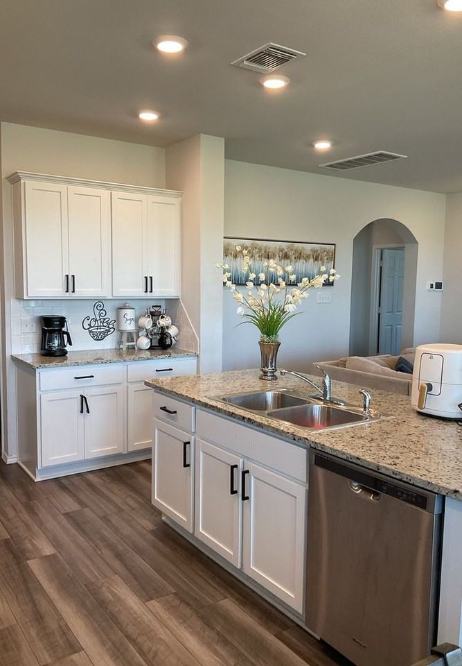 9304 Vaquero Way - Photo 3 of 25