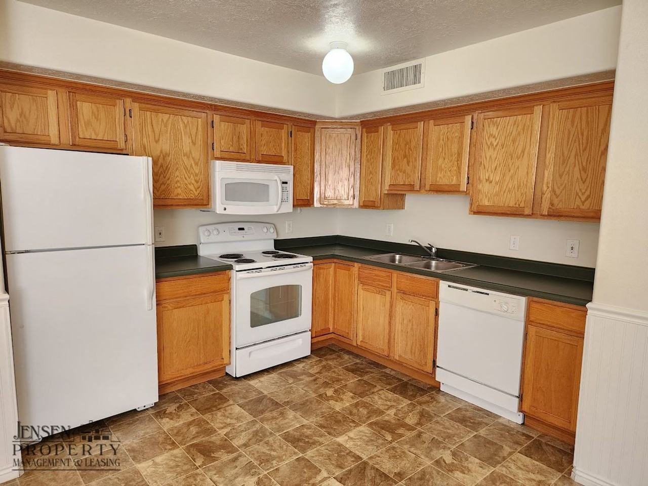 684 West Buena Vista Boulevard #302 - Photo 7 of 23