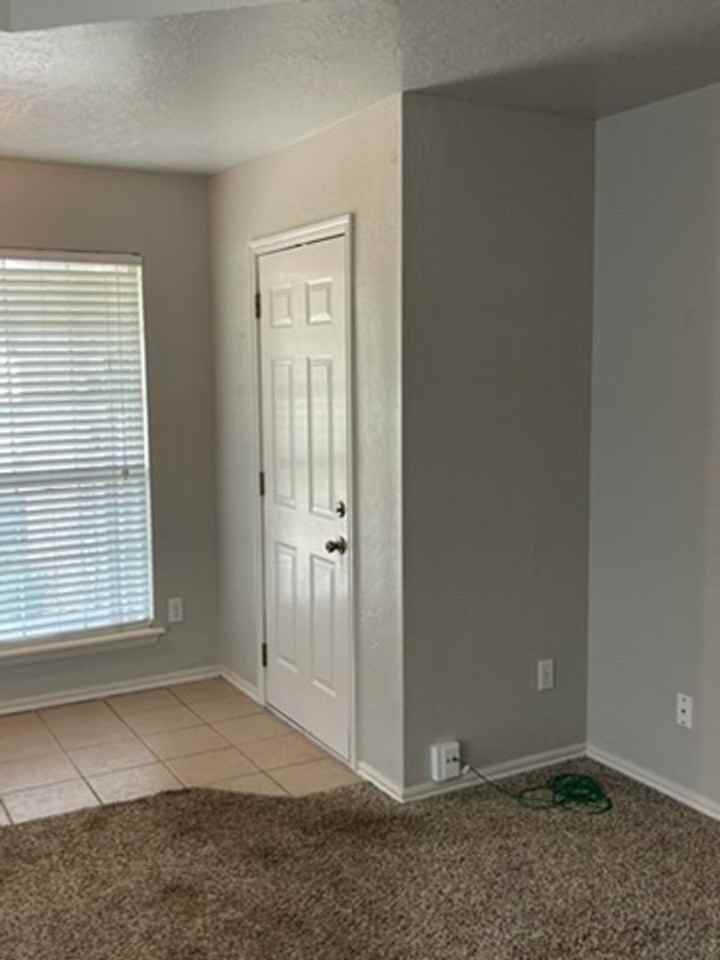 405 S Greengate Dr - Photo 3 of 16