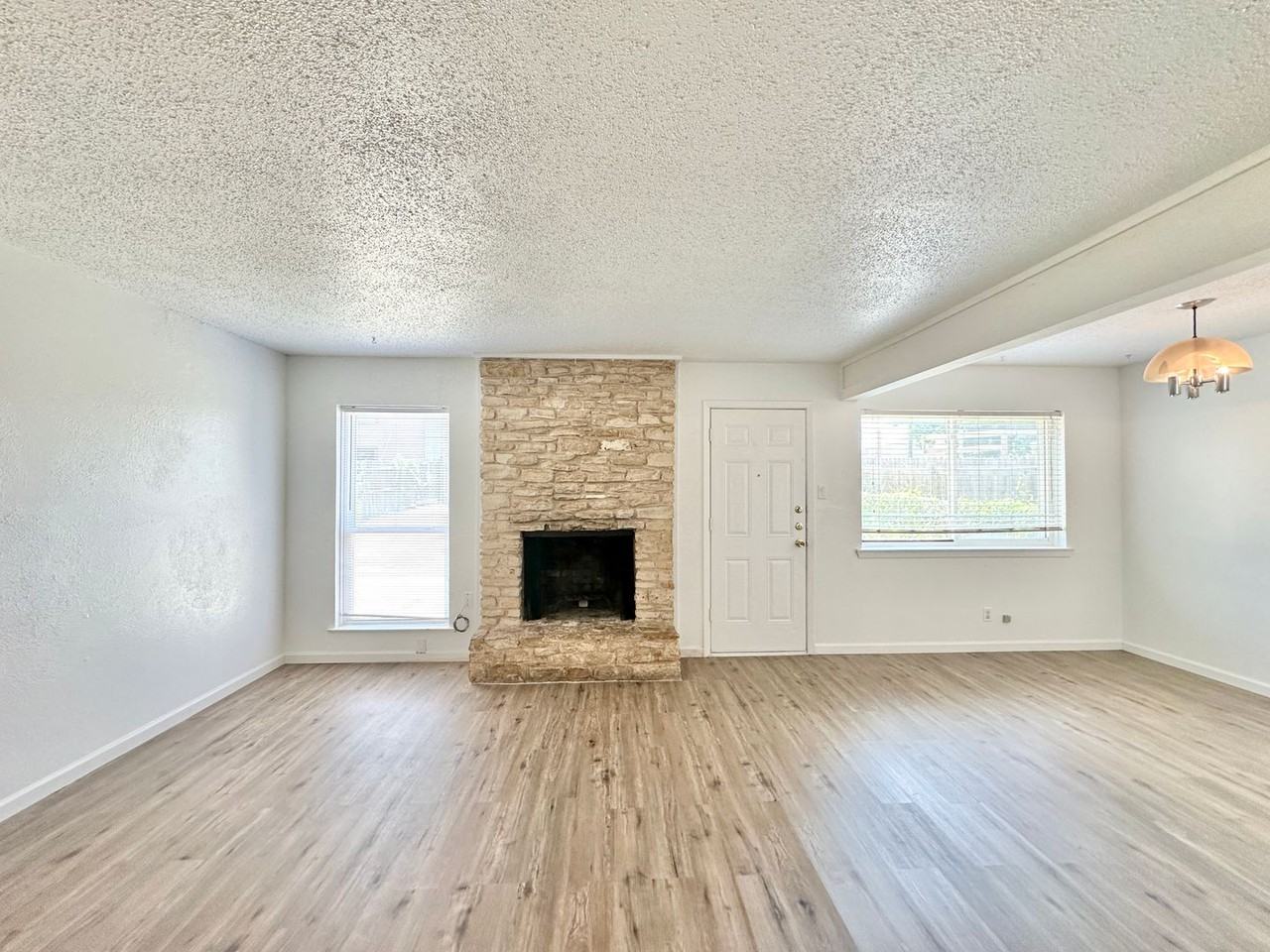 2206A Cascade Dr - Photo 4 of 23