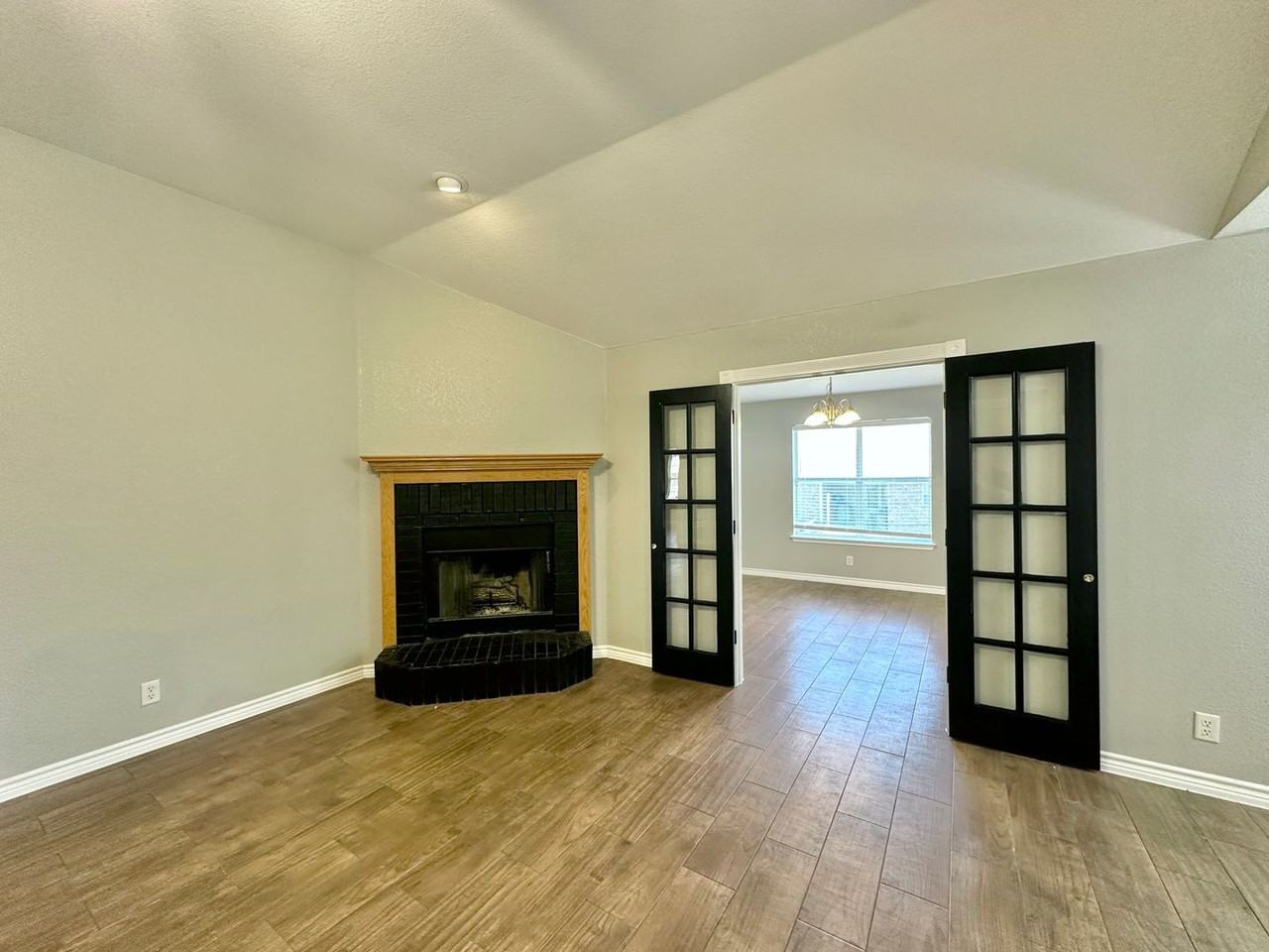 3808 Frigate Dr - Photo 5 of 45