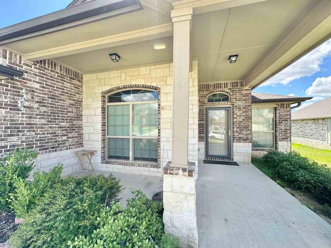 2526 Cortona St - Photo 2 of 47