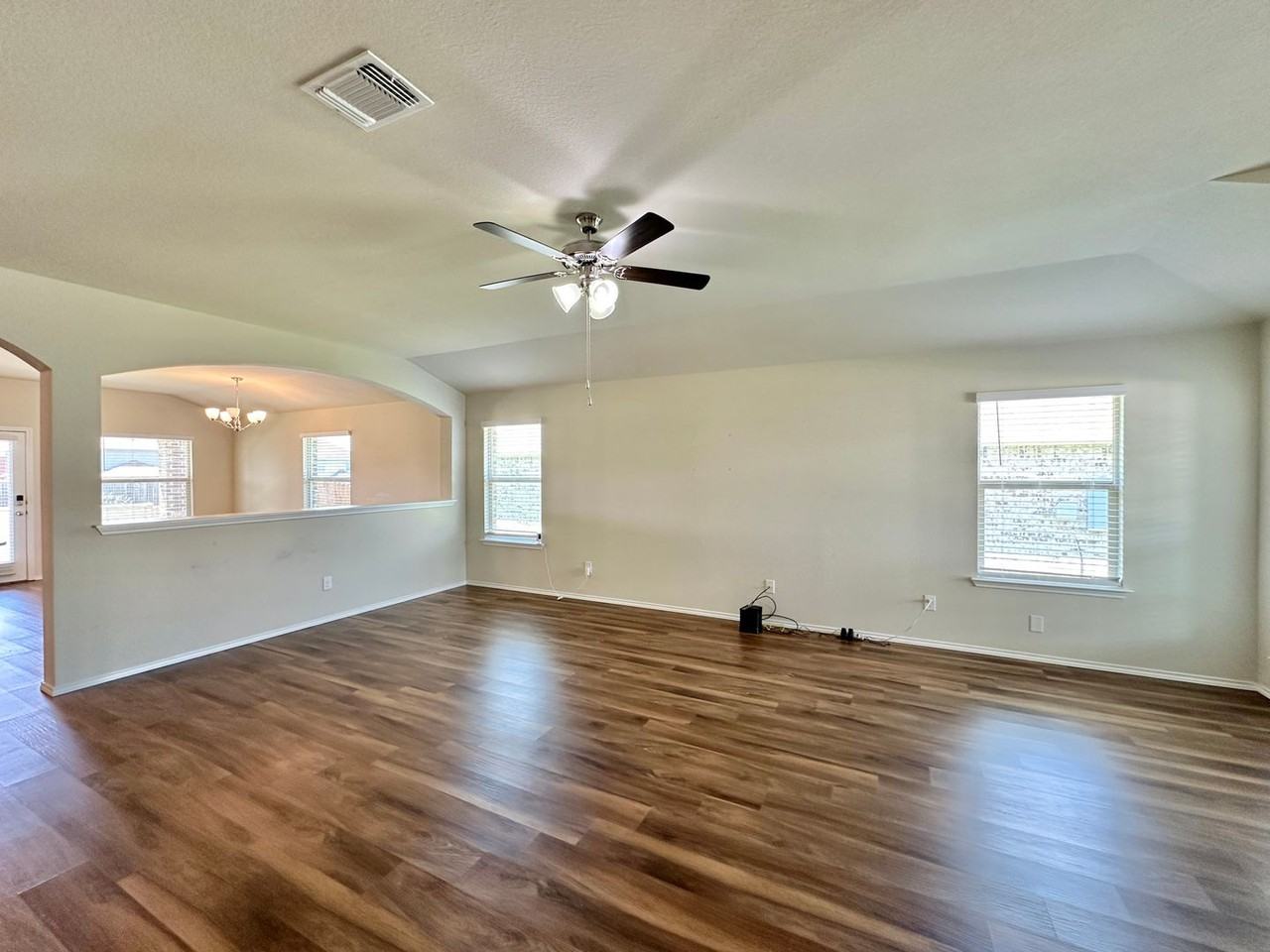 2526 Cortona St - Photo 6 of 47