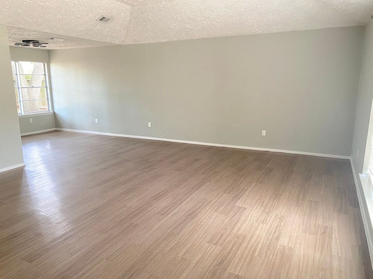 16222 Summer Dew Ln - Photo 3 of 23